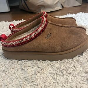 UGG Tasman